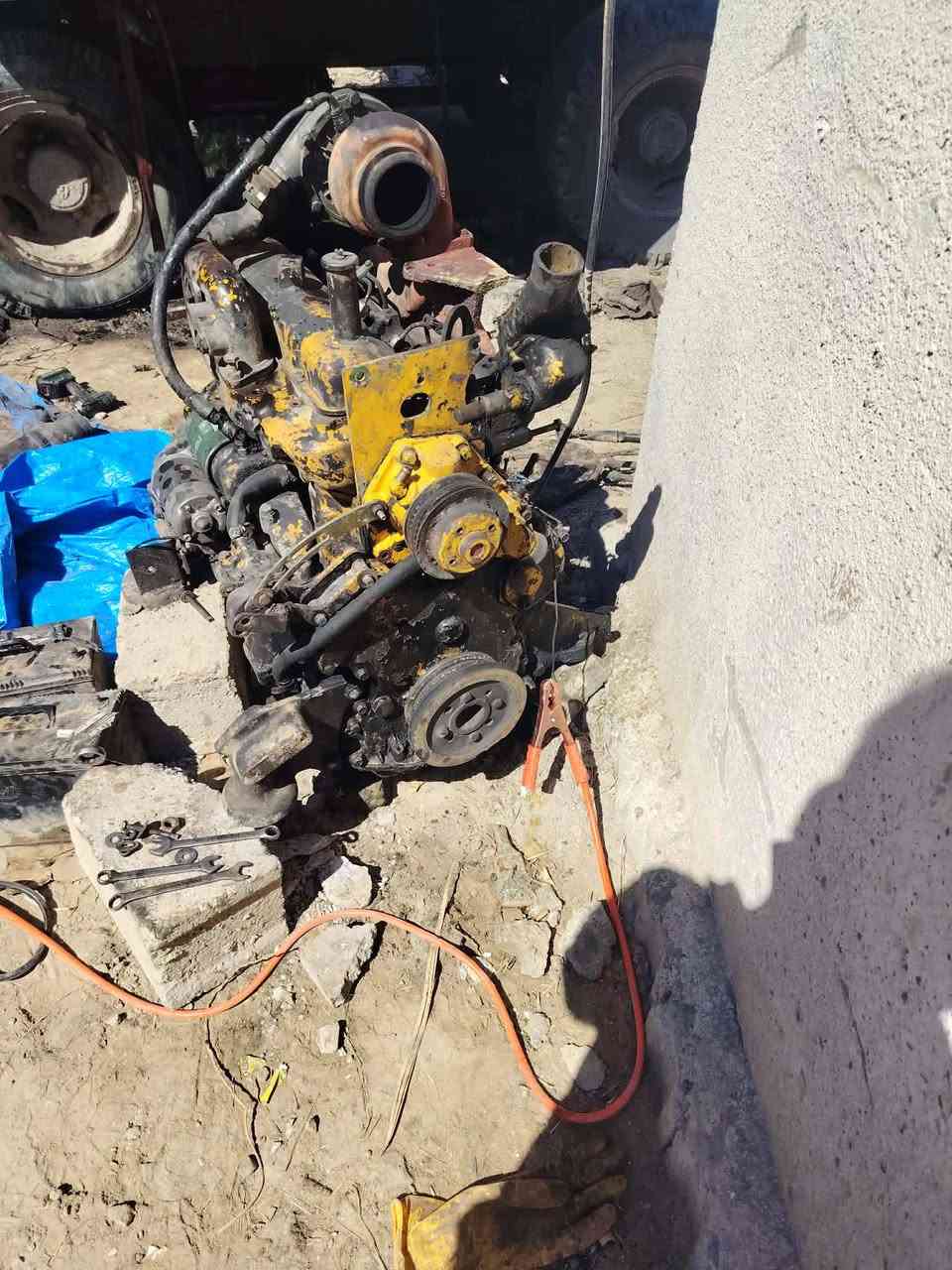 محرك جوندير حجم 106    4بستم برهم مولد ويرهم شفل لو حفاره جاهز مكان كربلا ***********
