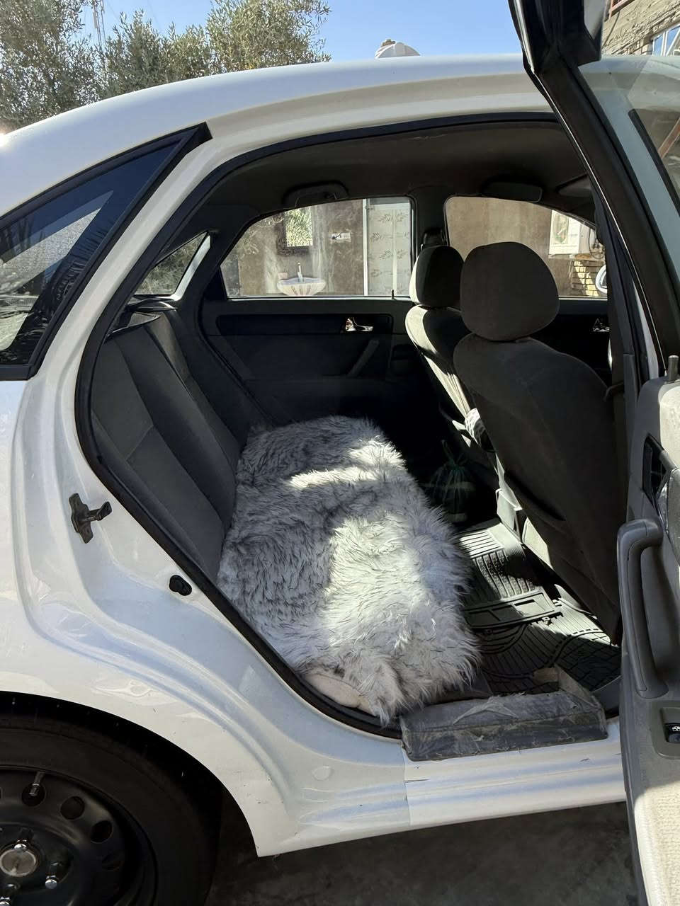 اوبترا 2010مكفولة من الضربه والصبغ بيها خياس قليل وشخوط مكينة مفتوحة شغل درجة اولى كهربائيات حداد تبريد تدفئة تخم تاير كله جديد
السعر75وبيها مجال
***********
