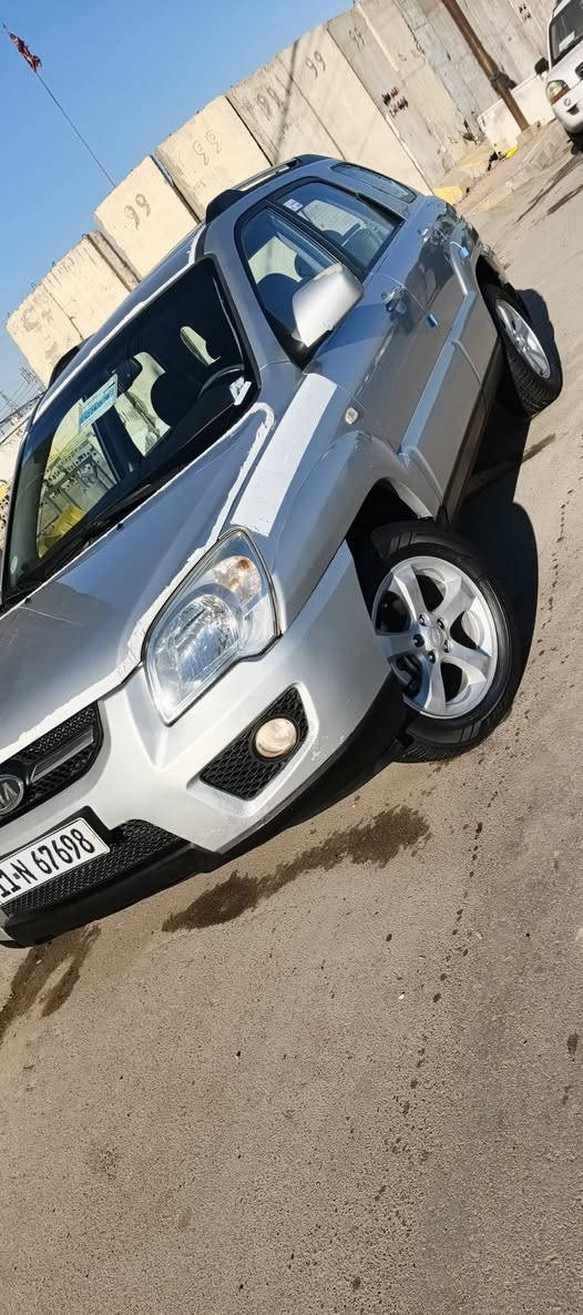 السلام عليكم البيع كيا سبورتج موديل ٢٠١٠ سياره جديده بمعنى الكلمه جديده ❤‍🔥 سياره عل أيدي من ٢٠١٢ ولي هسه سياره كارتون فوووووول موصفات مال الدوليه العراقيه جلد أصلي TLX فوووول
مكفوله كفالة عامه لا صبغ ولا شخوط ولا تبديل ولا رصعات  ولا تكحيل ولا تبديل فقط رصعتين صغار بارد سياره نضافه ٩٩ ٪ بسمي ارقام جدد هزه جديده سنويه ٢٩ 
كتلوكات سويج ثاني موصفات 
جلد أصلي 
فتحه 
جي بي إس 
مري شفط 
باب كهربه 
محركه ٢٠٠٠ دوش 
ويل ١٧ كروم 
شاشه اصليه
تحكم ستيرن شهتين 
أربع دسكات 
تبريد بيانو 
كير مكينه كفالة مكاني بغداد جديده رقمي *********** ابو علي
