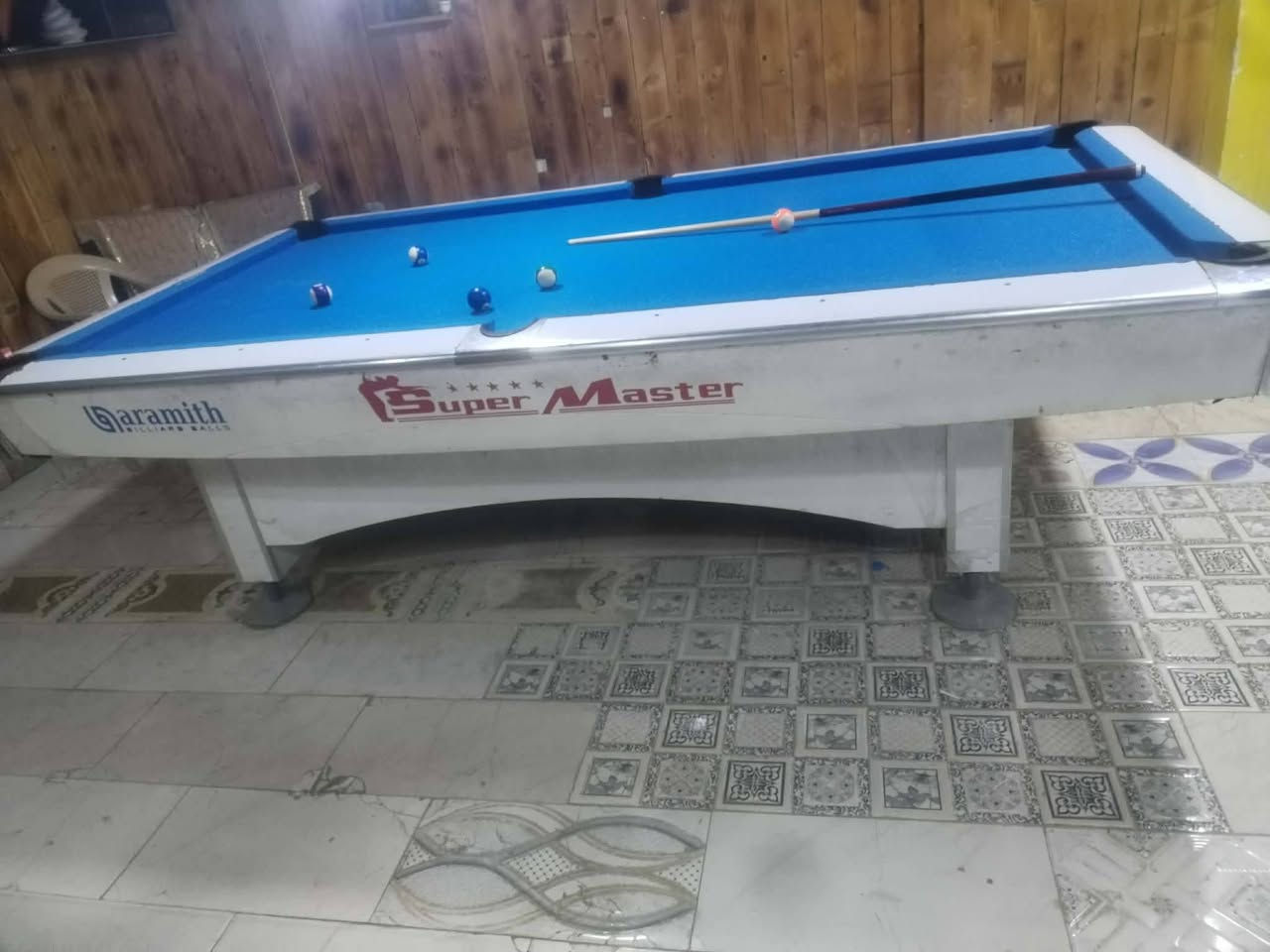 غراض كوفي جاهزه يعني بس المكان عليك 

شاشات عدد 2 حجم 43
شاشه حجم 70
سستم كامل صوت 
منضومه كامرات واشتراك رابعه مع النت 
تخم أصلي, 20مقعد مع كراسي أصلي 
بليارد سوبر ماستر دبل شاصي جديد علفحص 
نراكيل أبو حماده فتره قليله 
بليات عدد 2 فور مهكرات كل ألعاب بيهن 
مبرده أصلي مال مواكب 
ديكور خشب قوي تكدر تستخدمه بهواي استعمالات 
ميز نراكيل ديكور كلش حلو مع مرمر
وبعد هواي غراض لستفسار خاص او عرقم ***********
