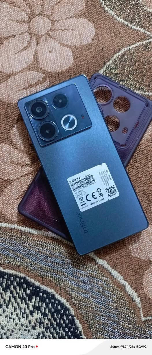 جهازInfinix NOTE 40ذاكرته 256مكفول ما مفتوح مكفول بدون ملحقات مكاني نجف استفسار خاص او واتساب ***********   سعر    135قفل من الخير بدون عمله. بي شخط واحد علا شكل فطر ناعم اصلن مامبين بصوره جهاز جديد كلش
