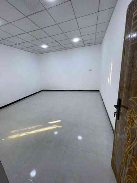 شقه للايجار بحي الاصدقاء حديثه
 غرفتين واستقبال وصاله ومطبخ وصحيات
 الايجار 450 الف قابل للتفاوض 
للاستفسار : ***********
