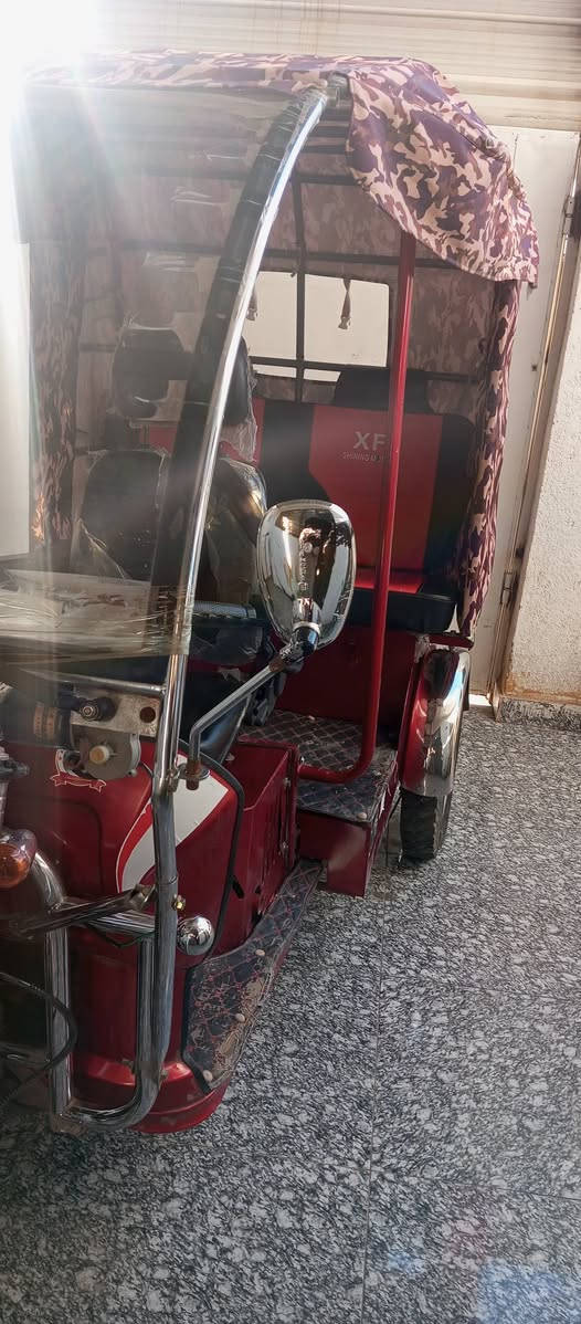 السلام عليكم ستوته على شكل تكتك محرك جمره ١٥٠ cc الستوته صار لها شهرين من طالعه من الوكيل للاستفسار الاتصال على ***********
