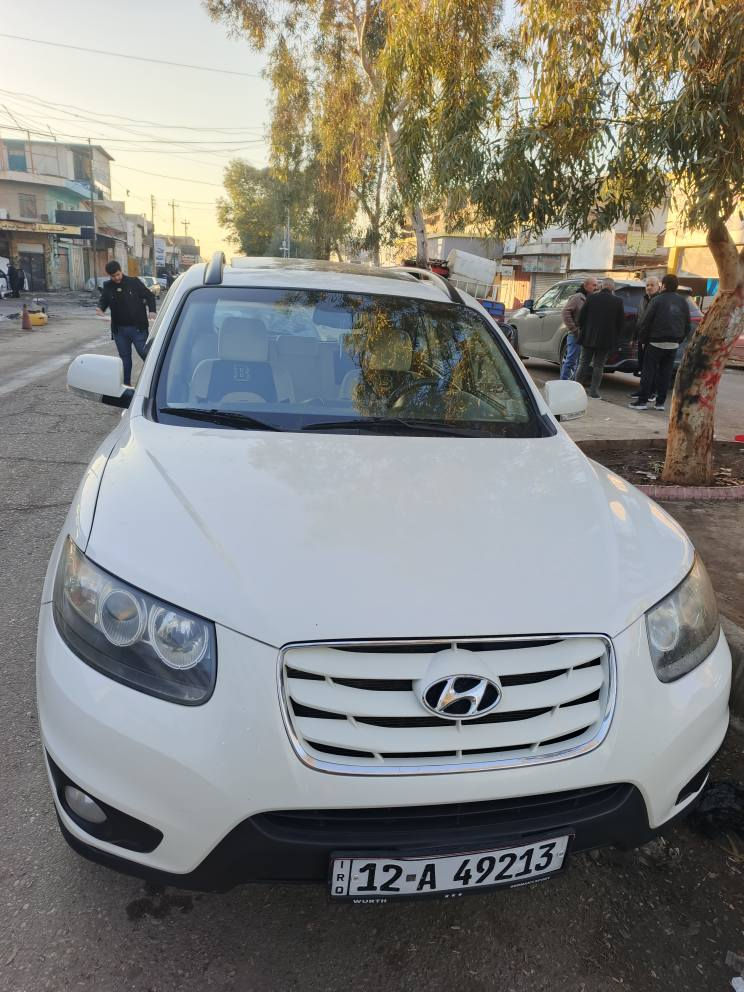 ‎سنتافي ٢٠١١ فول مواصفات سبعة راكب كشنات كهرب بصمه سلايت تبريد لمس محرك ستة  *********** بينو واتس اب‎ موصل, نينوى
