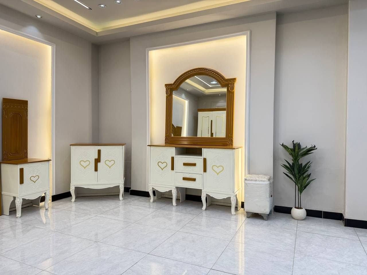 عرووووض طك بالكاع شد ونقل مجاني 

للحجز والاستفسار يرجى مراسله على الخاص 

غرف نجاره عراقيه 💯💯

تتكون من 8  قطع 

عرض الكنتور 3 و20سم

ارتفاع الكنتور 2 و20سم

السرير بلوك ٦ ارجل

طول السرير 200 سم 

عرض السرير 160 سم 

الضهر براغي


**إذا كنت صاحب هذا الإعلان وتريد حذفه لأي سبب، رجاءا أرسل رسالة إلى الدعم الفني**
