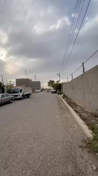 قطعة ارض للبيع مساحة 100متر وجه5نزال20 شارع الضباط مقابيل الباب الثاني...