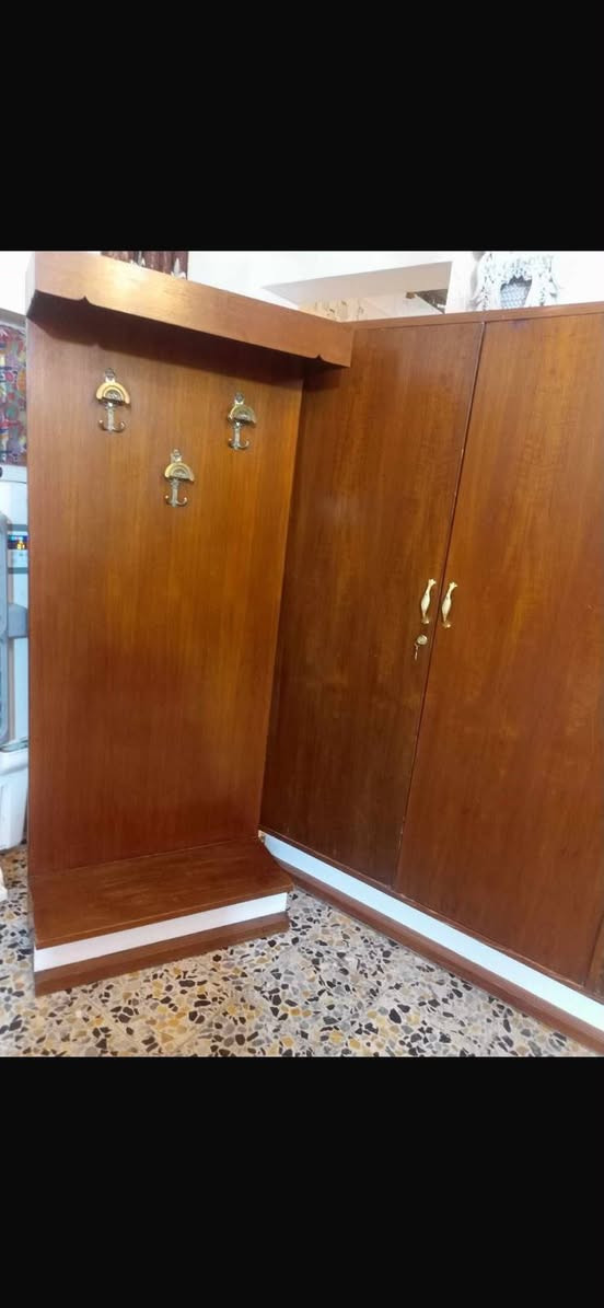 السلام عليكم
اغراض للبيع كنتورين وميز مراية وزاوية مكان المشتل استفسار اكثر تواصل مع الرقم
***********
