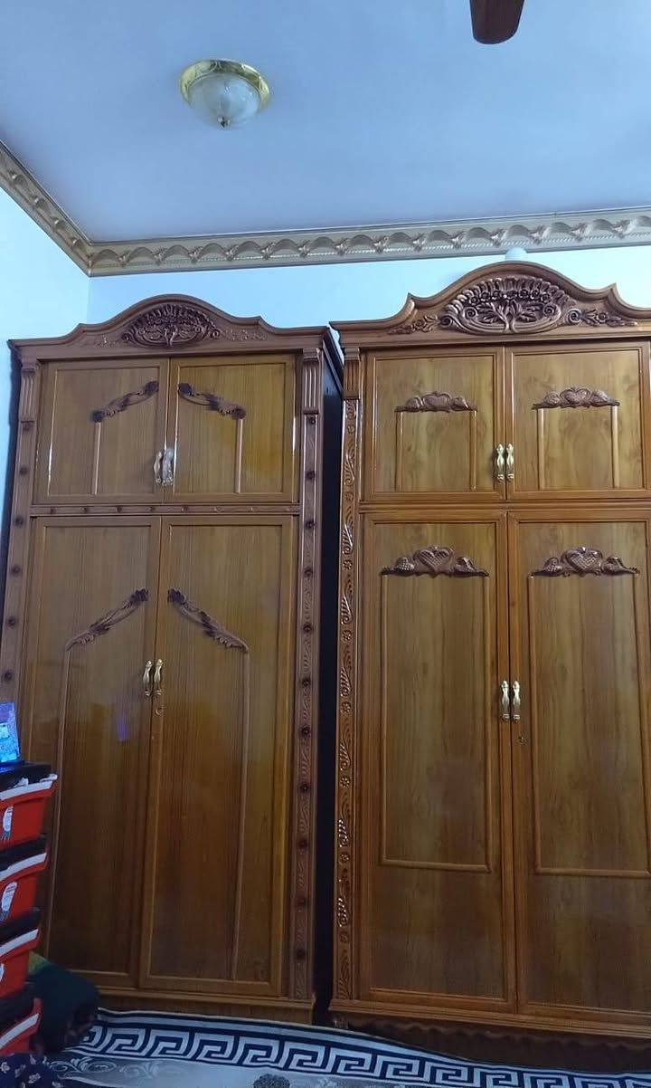 كناتير جدد احطاطه  لبيع  واحد ٣٠٠ وبي مجال
ابيع ثنينهن مابيع واحد 
***********
