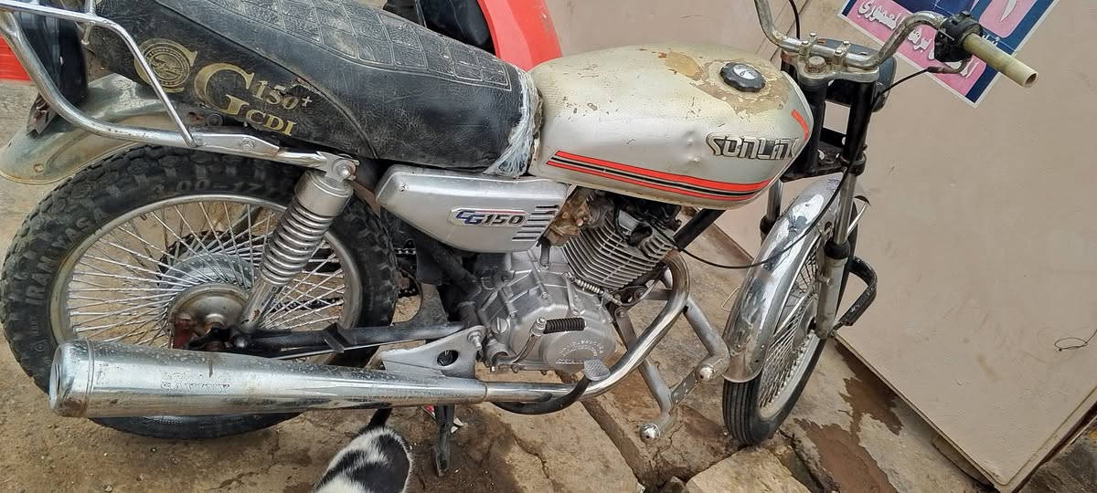 السلام عليكم دراجه اللبيع عنوان ديالى الغالبيه شاصي ياباني 250 السعر ***********
