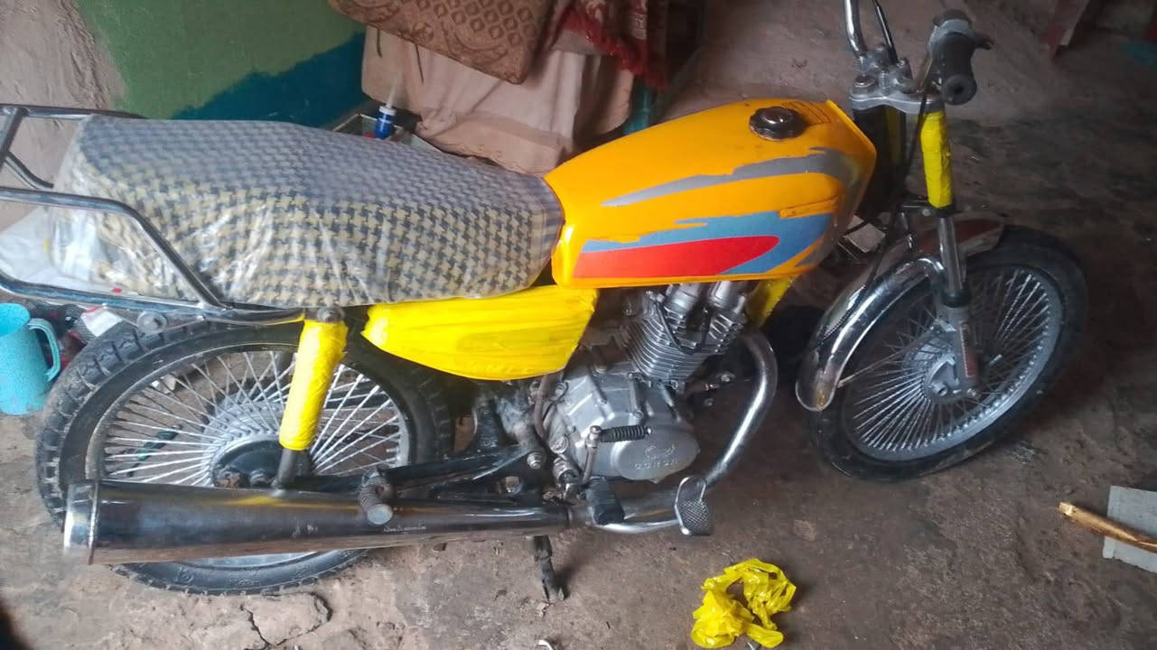 سلام عليكم دراجه كلك كلك لبيع موديل 20 مكاني قلعه سكر مكلف بنشر رقم صاحبه (***********) لخاص ملغلق الخاص مغلق
