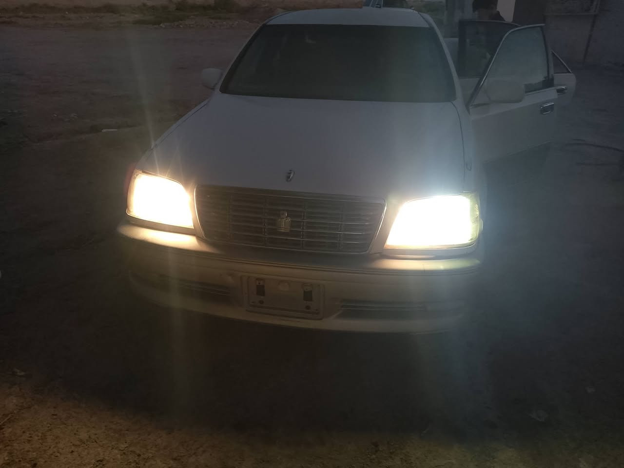 يا الله. ملكه. متوم. ٢٠٠١. جاهزة. من كلشي
محرك. وكير. كفاله. مكينه. ففتي. ٣٠٠٠ 

كشنات كهربائي. المرايات. شفط.  
جام يصعد. وينزل.  لايتات. زنون. 
تخم تاير. جديد. ويلاات. نجمه. 
سماعات. مضخم. 
السعر. ٢٥. وبيه. مجال. 
العنوان. ذي قار. ***********
