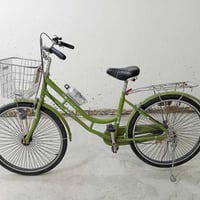 للبيع بايسكل ياباني حجم 26 نضيف كما موضح بالصورة سعر 85  07805340819