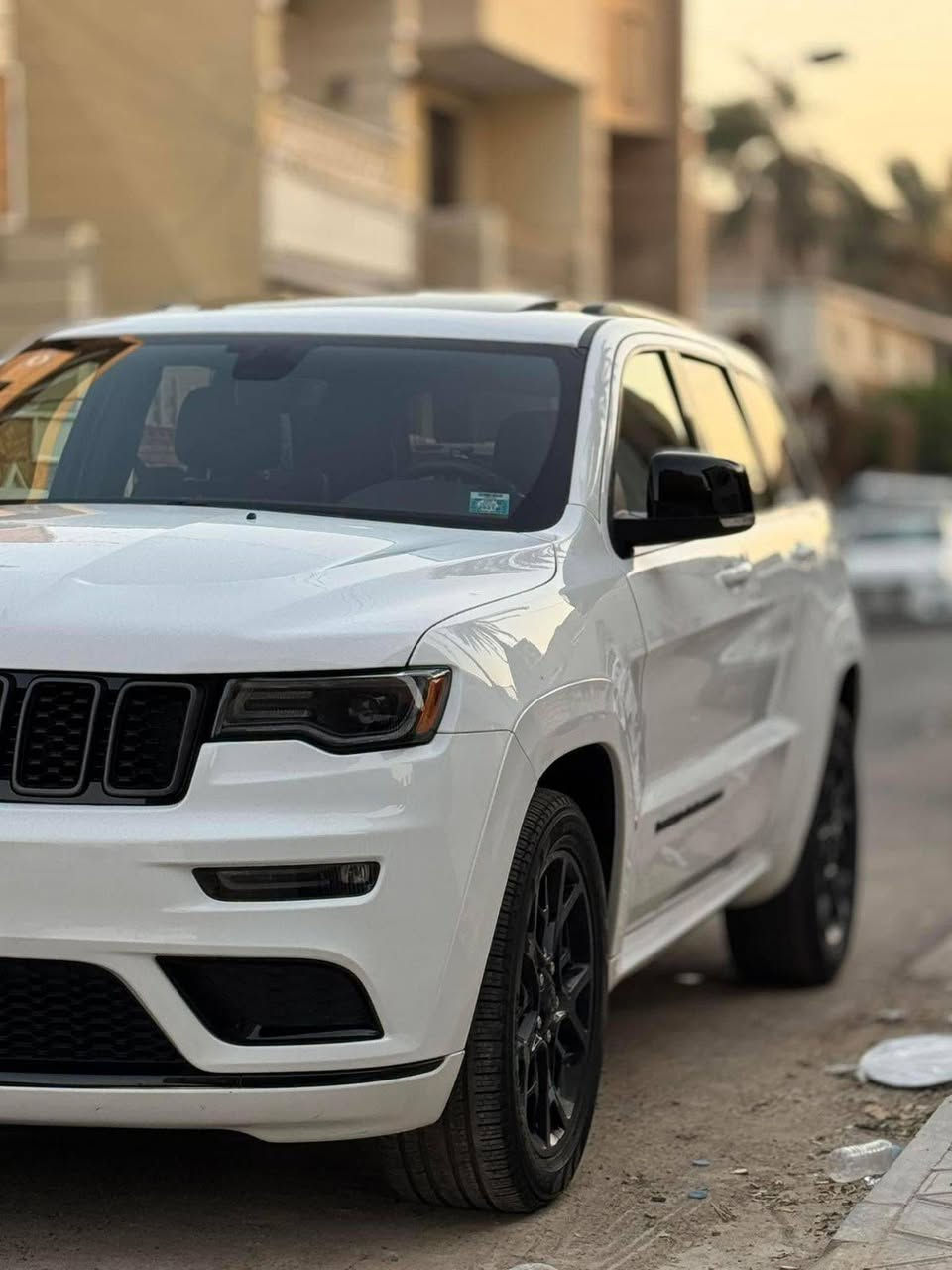 للبيع جيب كراند شيروكي موديل 2021 هيمي بانوراما كشنات تدفئة تبريد تحكم كشنات كهربائي ممشى قليل وارد امريكي قطعتين صبغ بدون ارباك للاستفسار واتساب *********** مرقم بغداد باسمي
