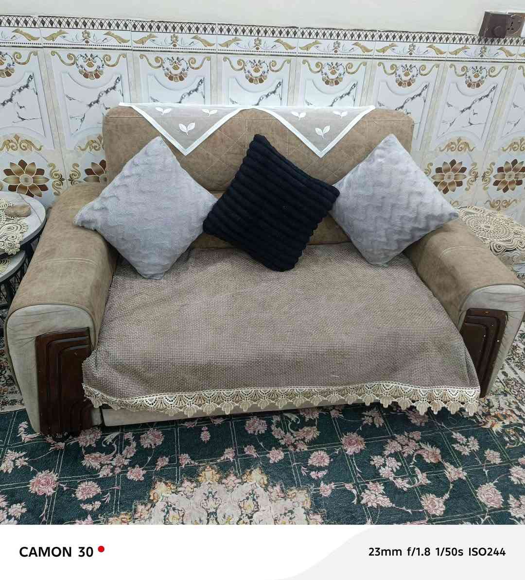 سلام عليكم تخم ٨مقاعد نضيف مكاني بغداد ام الكبر والغزلان سعر ٢٥٠بي مجال ***********
