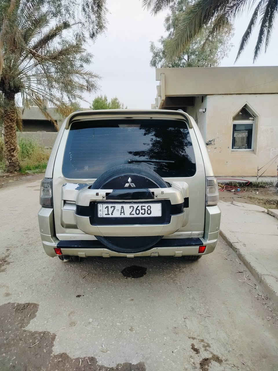 السلام عليكم من رخصه الأدمن باجيرو موديل 2008 رقم نكليزي سنويه ل 30  مكينه بلاد السيارة واكعه عليه سقفيه مصبوغه عام تخم تاير كهربائيات شغاله دواخل نضيفه 
مكان السيارة بابل الحمزه الغربي 
السعر 79 وبيه مجال 
موبايل ***********
***********
