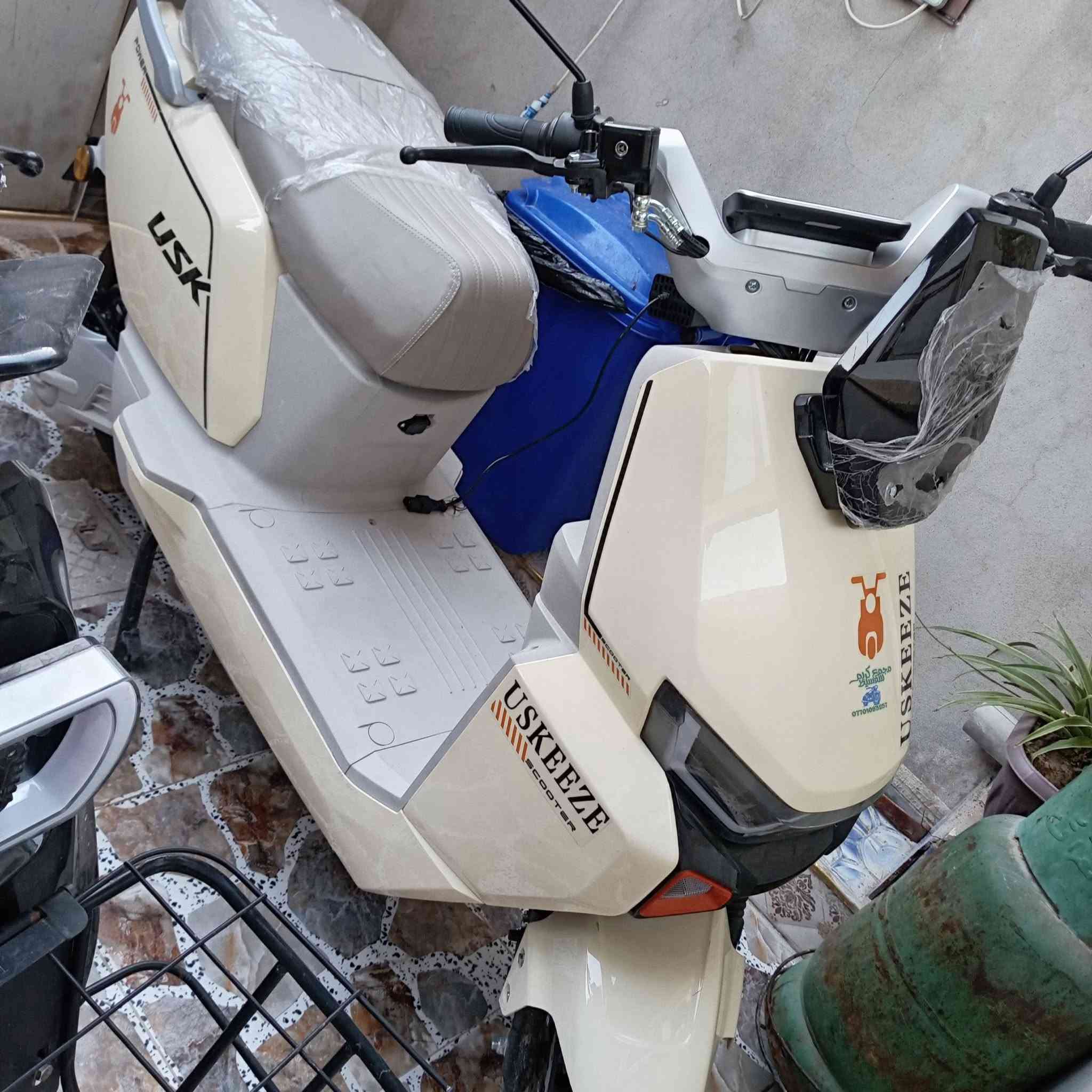 ماطور للبيع غير مستعمل جديد ماطور الملف مال٣٥٠،عد البطاريات ٦دبل ماطور وضع الشركة السعر مليون ٢٠٠وبي مجال العنوان الملاين الثانية الاتصال ع الرقم ***********وبي وتساب
