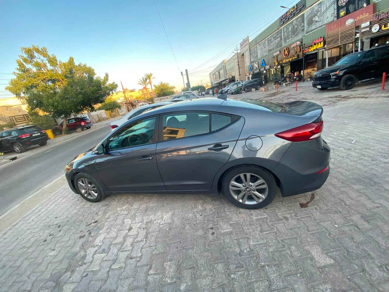 النترا ٢٠١٧ للبيع
سلام عليكم النترا ٢٠١٧ للبيع بيها ٤ قطع صبغ 
جاملغات و بنيد و هلال جاملغ خلفي 
 بيها راس الشاصي الي ينشد بي البراكيت
ماشية ١٠٠ الف كير محرك مكفول تبريد صدر كلة  جديد 
مكاني بغداد العامرية 
***********
السعر ١٠٦
