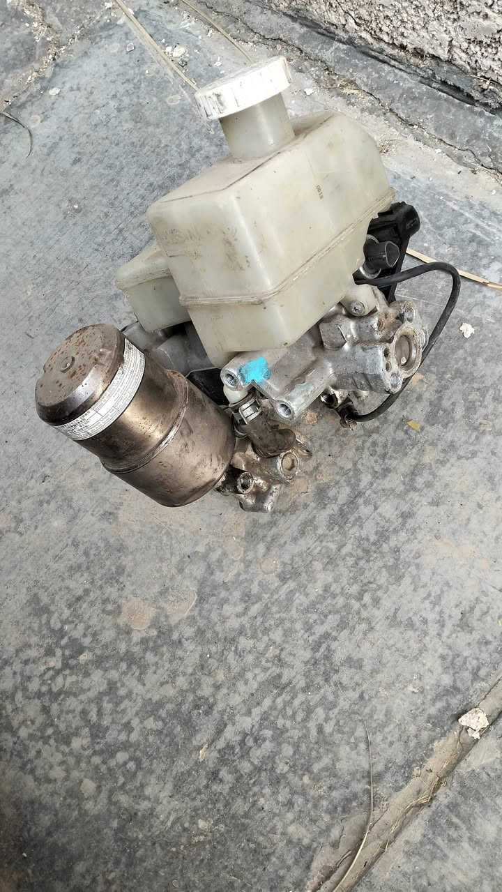 اي بي اس باجيرو 2010 نقص ماطور فقط قيم واخذ الاتصال على الرقم ***********
