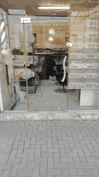 السلام عليكم غراض حلاقه للبيع للاستفسار أكثر الاتصال على الرقم ***********
