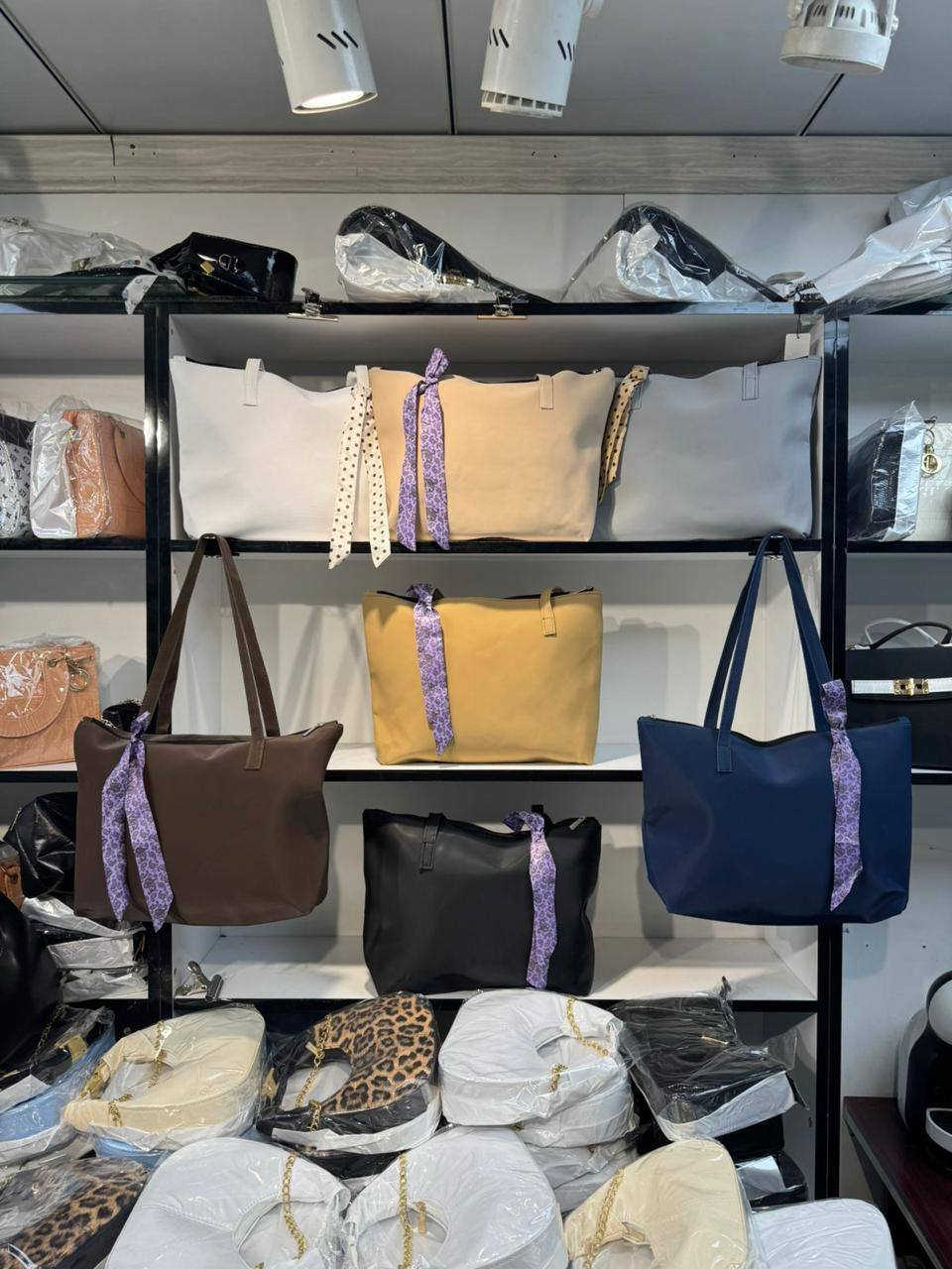 ✨ جنط نسائية أنيقة ✨
دلّعي نفسچ بحقيبة تكمل أناقتچ 👛
✔️ موديلات عصرية
✔️ ألوان حلوة تناسب كل الستايلات
✔️ عملية وخفيفة
✔️ جودة ممتازة
💰 سعر القطعة: 5000 دينار فقط 🔥 
📩 الطلب عبر الخاص او ع واتساب ***********
الكمية محدودة… لا تفوتچ ✨
جنط نسائية تجنن 😍
💰 5000 دينار فقط
توصيل لكل المحافظات 🚚
اطلبي هسه 👛
#جنط #_نسائية
#5000_دينار
#تسوق_اونلاين
#موضة_العراق
#بغداد
