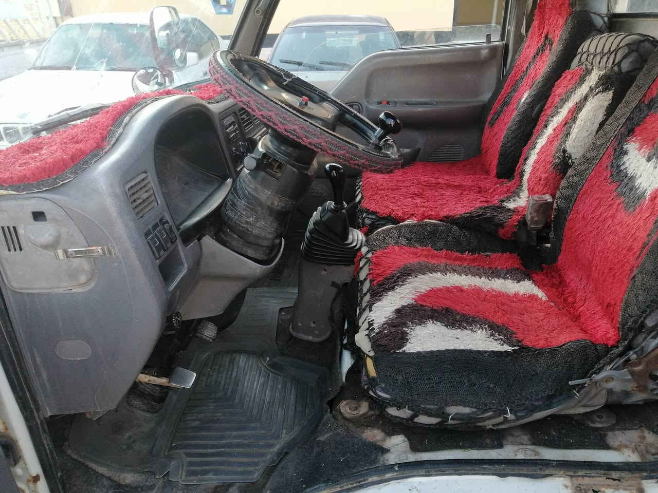 السلام عليكم ورحمة الله وبركاته يتوفر في معرض العريج كيا فونتيره موديل 98 قماره ثابت السعر 55 وبيها مجال رقم انكليزي السياره شرط التحويل وشرط كير ومحرك السياره نضيفه العنوان حمام العليل قريه العريج مقابيل معمل سمنت حمام العليل الجديد معرض العريج للتوصل*********** /***********
