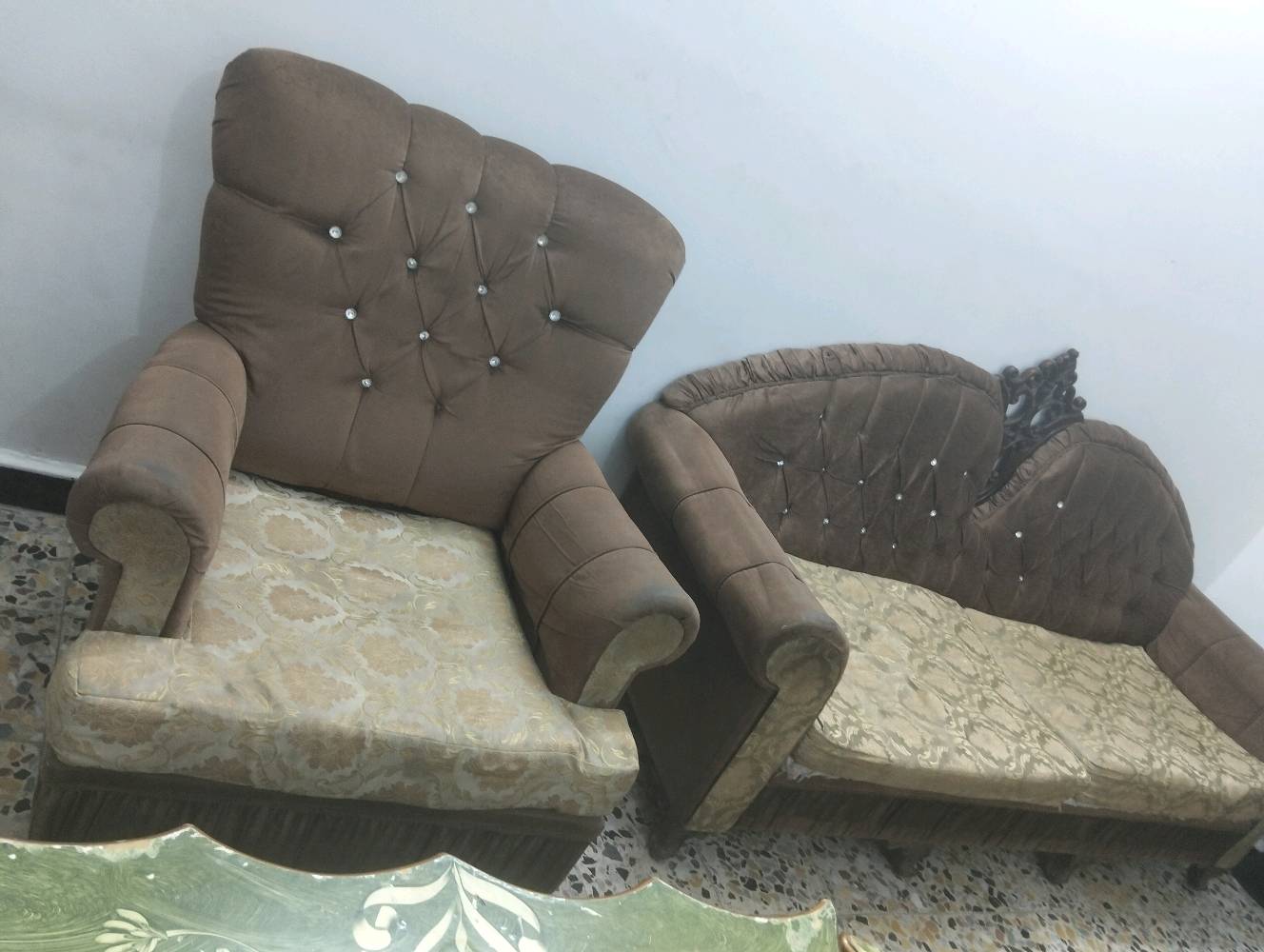 السلام عليكم أغراض مستعملة للبيع مستعجلة على بيعهم لأنني أريد اسافر وسعرهم جد مناسب موقع بغداد كريعات  كويتي  للتواصل على رقم 
7806435815
الأغراض كلها شغالة زين لو بيها أي عطل، صوت، ضعف تبريد/عصر، أو أي صيانة سابقة؟: 
غسالة فيها عطل بسيط
شنو السعر لكل غرض لو تريدهن دفعة وحدة؟ وهل السعر قابل للتفاوض؟: 
تلاجة حجم كبير تجميد حلو طباخ و براد كونتر تلات قطع حجم متر تخم عشر مقاعد وضرر واضح في صورة غرفة نوم تركي  ترباية و كنتور كبير سلايت كوميدي اتنين طابلات أربعة  وحدة كبيرة و تلاته صغار نفس نوع طبلات اتنين صغار دائرين الكل بسعر جد مناسب 850 وفي مجال
وين المكان بالضبط ببغداد حتى اللي يريد يجي يفحص ويشوفهن؟: 
بغداد كريعات الكويتي
تريد البيع مع الملحقات كلها لو أكو شي ناقص مثل الأدراج، الرفوف، الخراطيم، أو الغطا؟: 
بردايات أربعة 