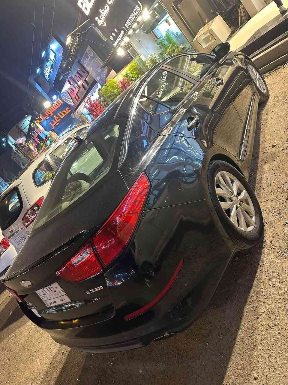 السلام عليكم اخوان كيا اوبتما موديل 2014  فول مواصفات السيارة بنراما كشنات جلد تدفئة وتبريد  كهرباء مري شفط حساسات وكامرة السيارة فول الفول 
ضرر السيارة بنيد مصبوغ وجاملغ امامي مبدل نفس الون بدون صبغ يعني قطعة وحدة تبديل وحدة صبغ فقطط وللعلم الجاملغ مبدل اصلي مطابق نفس الون مية بل مية 
علية ادامة كاملة السيارة شنو يخطر ابالك  صدر امامي خلفي تخم تايرات باتري  منضومة مي وبانزين كاملة مكملة 
السيارة مناقصهة  برغي. 
قفلهة قفلهة ٩٨ ورقة قفل 
*********** 
مكان السيارة بغداد حي الجامعة شارع الربيع بغداد, العراق
