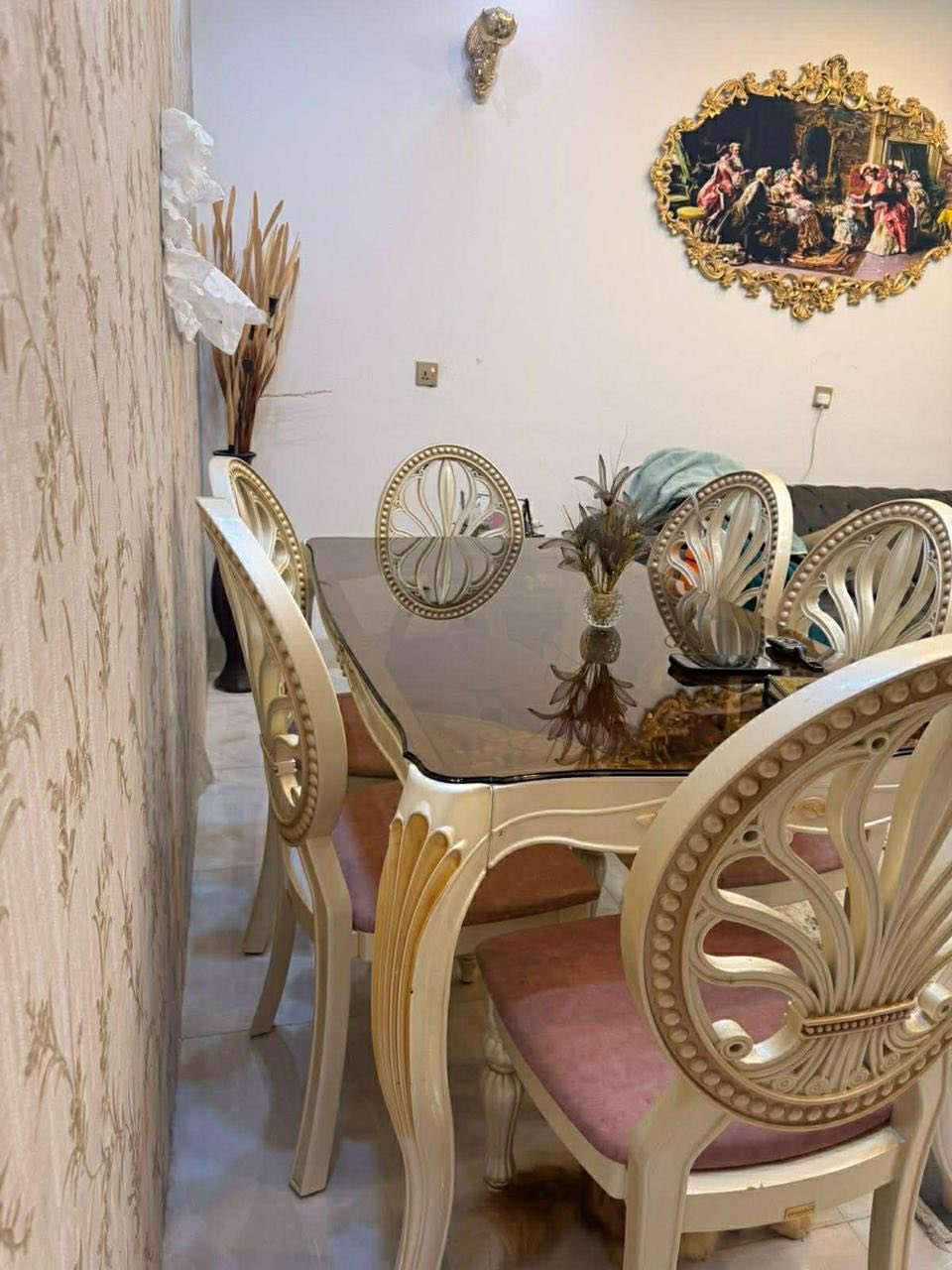 #بيع_سريع📌👇🏻
ميز طعام + 6 كراسي نظيف💯
العنوان #اربيل_هولير_نوي📍للمزيد مراسلتي✅👍🏻


**إذا كنت صاحب هذا الإعلان وتريد حذفه لأي سبب، رجاءا أرسل رسالة إلى الدعم الفني**