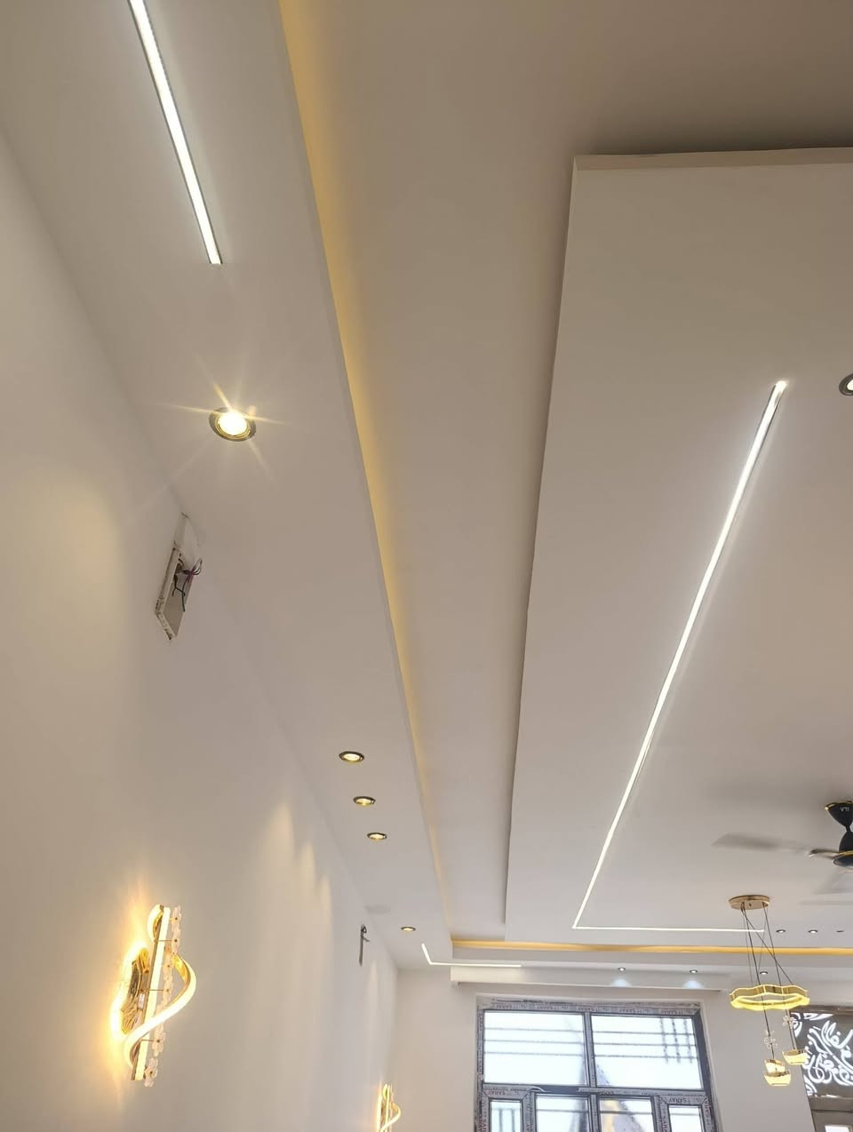 عملي ترميم وتشطيب المنازل لبخ مخمر صبغ سحب معجون ديكور مغربي سقف ثانوي للستفسار مراسلة الصفحه اوالاتصال ع***********
