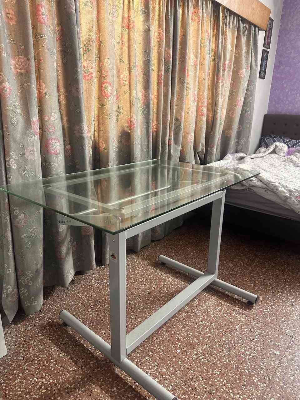 للبيع ميز هندسي / ميز رسم
ميز هندسي بحالة ممتازة، سطح زجاج سميك وقوي، مناسب لطلبة الهندسة والعمارة والرسم والتصميم.
ثابت ومتين، عملي للشغل والدراسة.
📐 القياس: (عرضة ١٢٠ وطوله ٧٨)
📍 الموقع: (اليرموك)
السعر : 150


**إذا كنت صاحب هذا الإعلان وتريد حذفه لأي سبب، رجاءا أرسل رسالة إلى الدعم الفني**