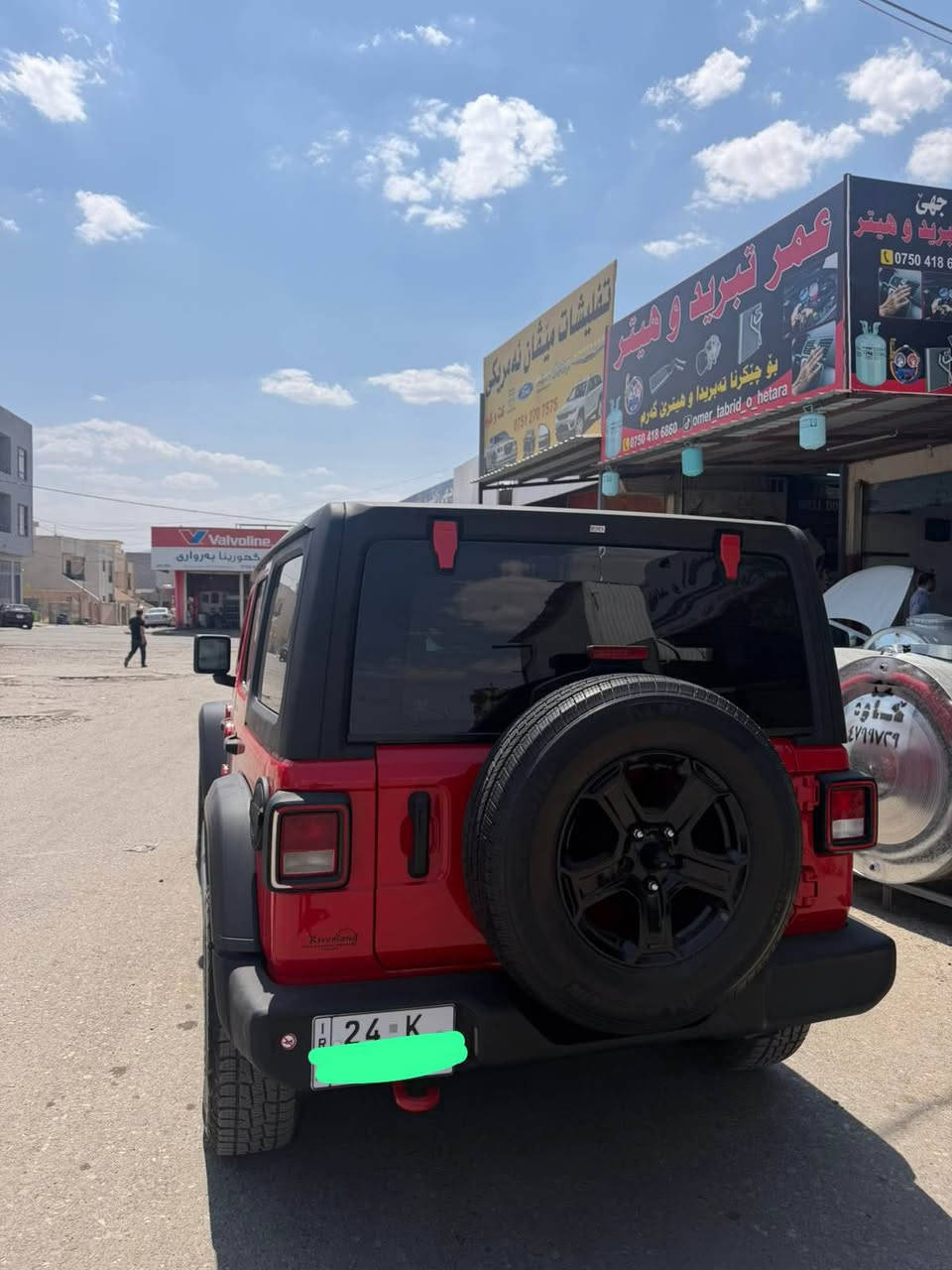 Jeep جيب رنكلير 2021 نضيف حيل بدون صبغ فقد اثنين شبر بيها صبغ  تايرات جديد ما بيها ملاحضات سعر 235$ و مجال رقم و سقف بوكس  تلفون *********** ملاحض بيها ٩ ورقات غرامه ينزل من السعر زاخو, دهوك
