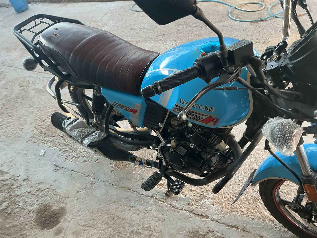 .
دراجة دايون نفخ مديل 23 طالعة ب 24 اوراق كاملة دراجة برغي مل مفتوح بيها فقط وحدة من الصرات هي بيها صرتين وحدة منهن سولكت ف لغيتها بعجينة مثل ما موضع بالصورة اني دراجة ما ذب عليه ربع دينار غير البانزين والدهون سعرها  مليون و700

 وبيها مجال مكينة 150

مكاني كربلاء طريق النجف قرب جامعة العميد
رقمي ***********
