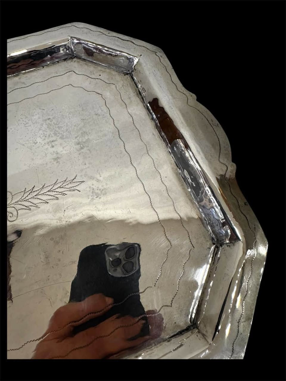 صينيه تقديم فضه عمل عراقي بغدادي قديم العمر اكثر نقش وطرق يدوي بل كامل مختومه الوزن 761 غرام الطول 27سم العرض 30سم  فضه عيار 900


**إذا كنت صاحب هذا الإعلان وتريد حذفه لأي سبب، رجاءا أرسل رسالة إلى الدعم الفني**
