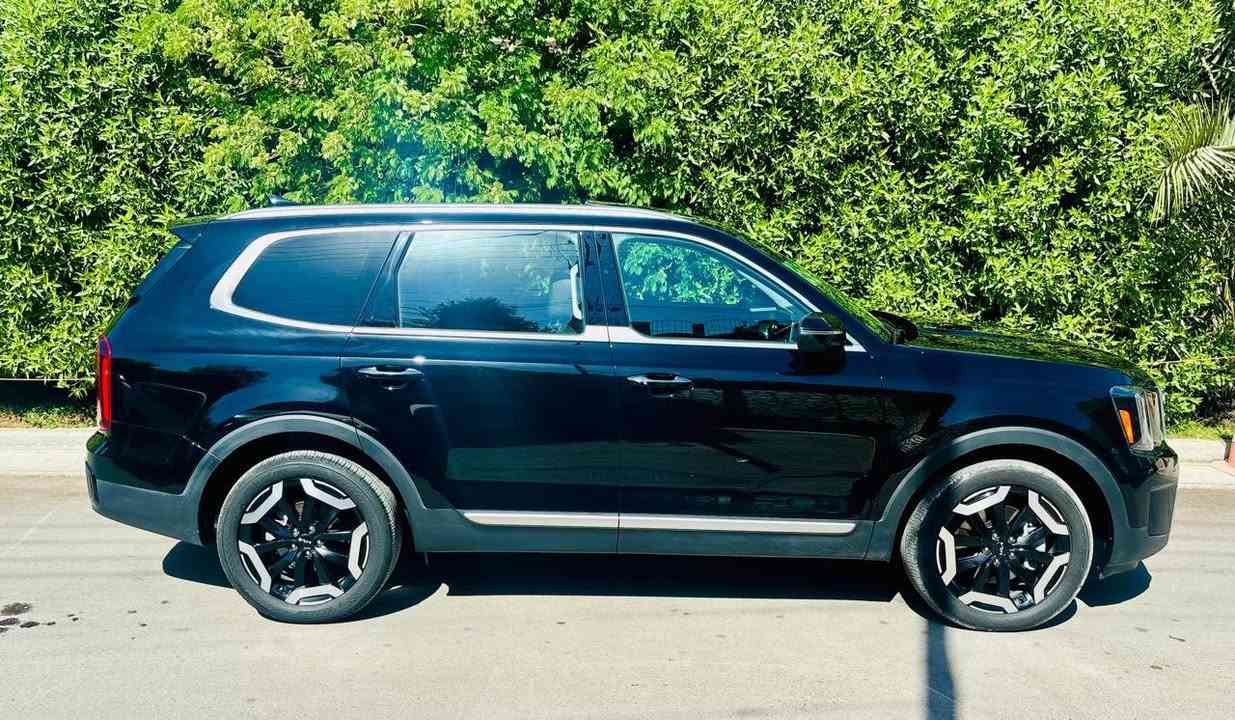 السلام عليكم 
كيا تيلورايد S موديل 2025 
ماشيه 5000 يعني بعده بحاله الزيرو 
محرك سته سلندر 3800
رقم أربيل بأسم شركه تحويل وكاله ثاني يوم 
وارد امريكي حادثه امبدل جنطه نفس اللون السياره بدون لا صبغ ولا بارد ولا شخوط ولا رصعات صور الحادث بل منشور  سياره جديده بعده بحاله الزيرو 
مواصفاته:- بصمه ,فتحه ,كشن خلفي منفصل ,رادار امامي خلفي جانبي ,مقاعد كهرباء ,مقاعد تدفئه ,لايت زينون عالي ناصي ,حساسات خلفيه ,كامره خلفيه, دشبول ديجيتال متصل ,جنطه كهرباء  ,اشاره بل مري ,تحديد مسار 
مكان السياره المنصور 
السعر ( 335 ورقه )
***********
