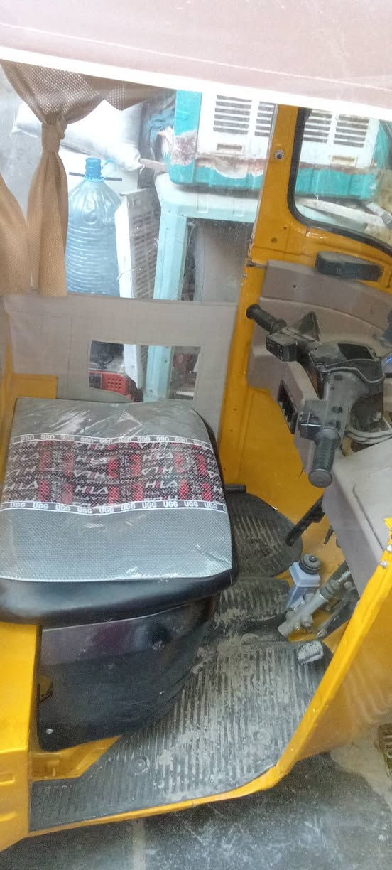 سلام عليكم تكتك للبيع مديل 20 تكتك خير من الله مرقم بسمي مصبوغه عام معمره بس  الدواسات لوره السعر 6و 200 وبيه مجال بغداد الغزاليه الهاتف ***********,,,,***********
