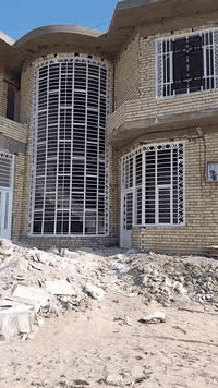 سلام عليكم صباغ متفرغ حديد شبابيك وبيبان واجهات داخلي وخارجي بسعار مناسبه استفسار عل رقم ***********
