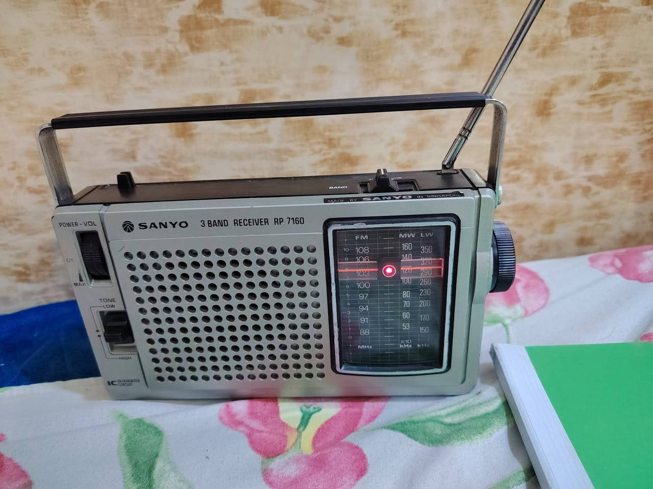 سوني
باتري قلم ٤ 
كهرباء مباشر
ثلاثه موجات الجهاز لوك 
٧٥ الف مع التوصيل


**إذا كنت صاحب هذا الإعلان وتريد حذفه لأي سبب، رجاءا أرسل رسالة إلى الدعم الفني**