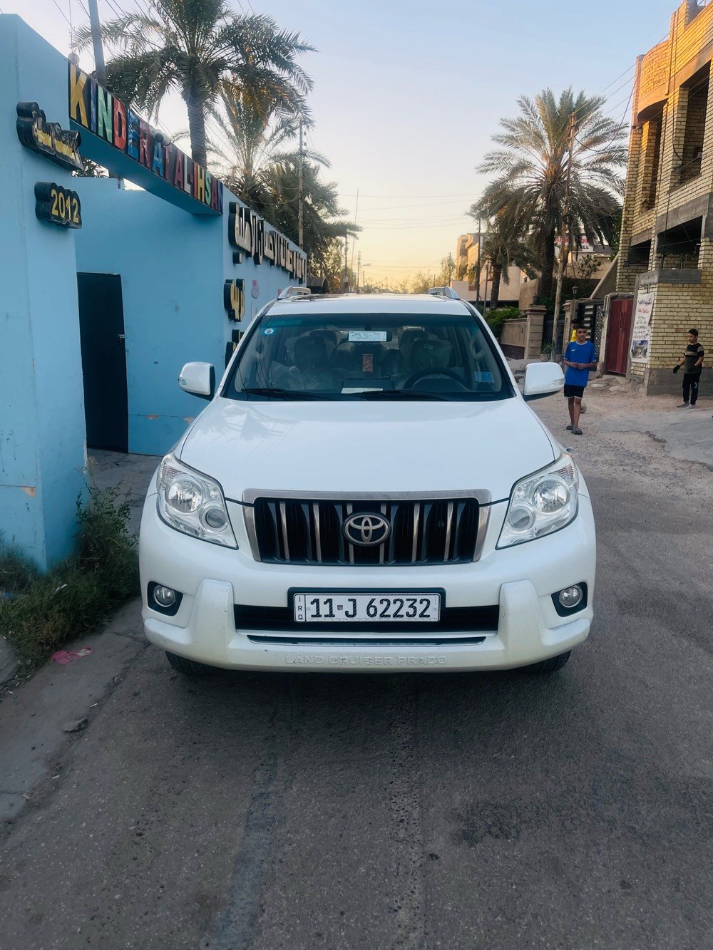 سلام عليكم بيع او مراوس برادو موديل ١٢ كويتي دبل تانكي ثلاجه هوك خلفي سبير تعليك سلايت فول موصفات السياره بيهه اربع اصابع مشر عليهه بل اسود ولباقي مكفول كير ومحرك مامفتوح ولا ملعوب بي ابد ٦سلندر مكان السياره الدوره 
السعر ٢٦٥ 
***********