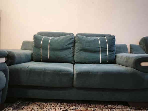 تخم قنفات عدد ثنين
الاول ( الماروني ) تخم 10 مقاعد،  قنفات عدد ثنين كراسي عدد 4 
صناعة تركي ، مدوشم دوشمة جديدة نظافة 100% 

الثاني تخم 10 مقاعد ، قنفات عدد 3 ، قنفتين 3 مقاعد و قنفة مقعدين وكراسي عدد ثنين
صناعة تركي ، القنفات سرير النظافة 90%
كرسي واحد من ظمن التخم رجل واحده مكسوره

سعر التخمين سوه 1,300,000
الواحد على 700,000
للتواصل على هذا الرقم ***********
