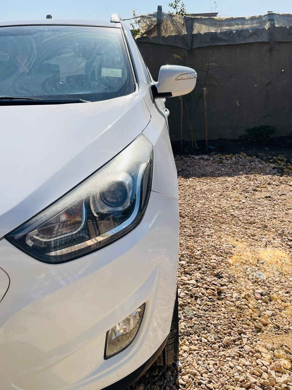 للبيع توسان موديل 2014 بابل ماشية (116)حقيقي السيارة معروفه مواصفاته السيارة جديدة مكفوله كفالة عامة عدا شخط بين البابين عكس السايق وماشره بالقلم الأحمر وصابغ فقط مكان الشخط مكاني بابل السعر (152) ورقة وبيه مجال قليل للإستفسار الإتصال على الرقم ***********
