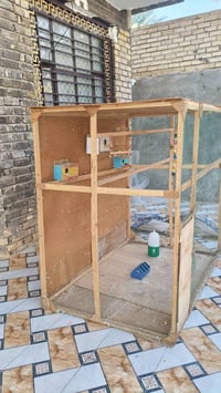 قفص للبيع هوه وغرضه وكله بس تخلي بي طيورك وهاهيه سعره 50 وبي مجال ول م...