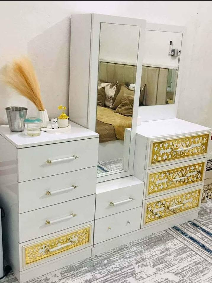 غرفه تركيه للبيع جديده ونظيفه بمليون وبيه مجال مكان ميسان كميت للاستفسار ع خاص او واتساب ***********
