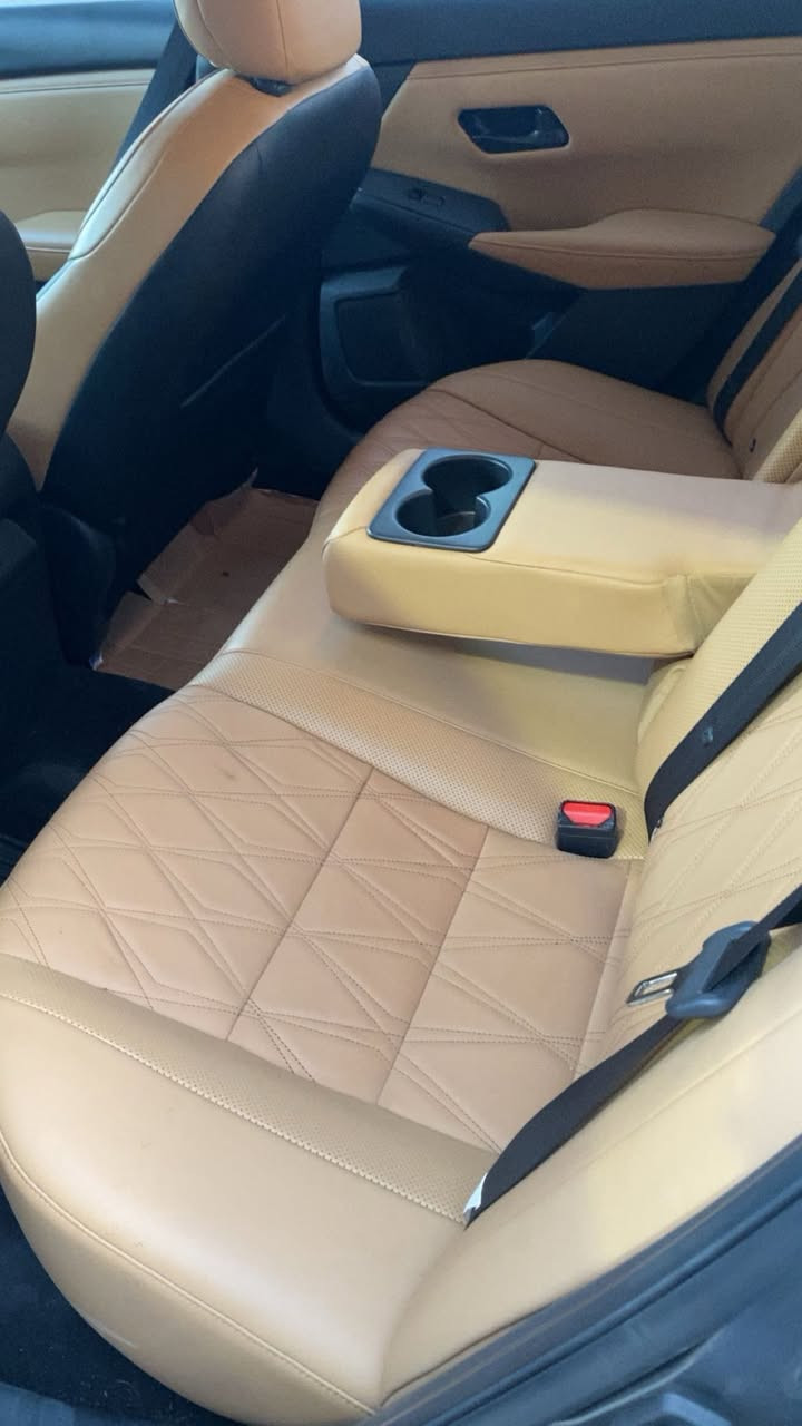 نيسان سنترا (SV PLUS) 2024
فول مواصفات

🚗 محرك 2000
🔧 كفالة محرك وكير وكهربائيات
 رقم تترقم  شمالي 
🎨 حادث : كلين  
#المواصفات
#داخل لونين
#كشنات جلد
#فتحة سقف
📡 رادارات أمامية وخلفية
🛑 حساسات أمامية وخلفية
⚠️ أوتو ستوب أمامي وخلفي
🎇5 كامرات
🖥️ شاشة Apple CarPlay
🔍 نقاط عمياء
🔑 بصمة
📲 تشغيل عن بعد
🏁 ستيرن رياضي شكل حرف D
⚙️ 3 أنظمة قيادة: سبورت، عادي، وإيكو
🪨 حجر بيئة بلادي
🪞 إشارات بالمرايا
🛞 ويل كب 17
📟 شاشة أعطال
🛡️ مانع انزلاق ABS
🛣️ تحديد مسار

مكان تواجد السيارة: الموصل  
الاستفسار اكثر اتصل 
‭***********‬
‭***********‬
