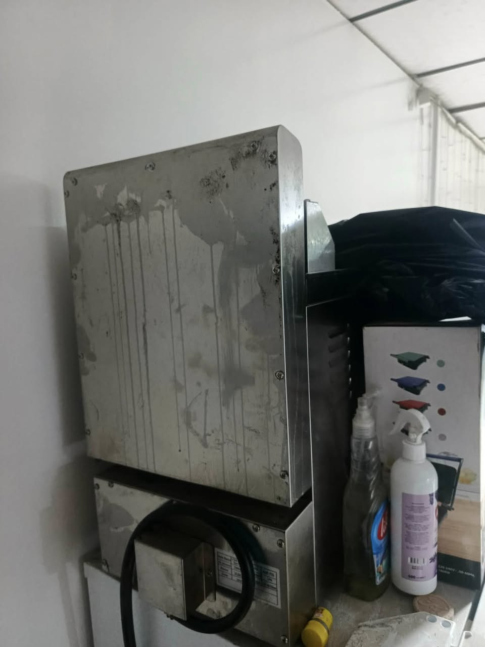 غراض مطعم نظيفات حيل
ثلاجة هيتاشي. بابين  باب ثلاجة وباب مجمدة كبيرة. السعر النهائي مليون.  جديدة كلش استعمال قليل. 

شواية دجاج. ثقيل. جديدة استعمال قليل. ٨ شيش.  السعر ٧٠٠ 
شواية گص. ثقيل. نضيفة حيل. شيشين. السعر ٥٠٠. 

كلن برگر كبير مع قلاية. فنگر. السعر ٥٠٠

كابسة. صاج. وبركر. كبيرة. سمارت  الاصلية. جديدة كلش استعمال قليل. السعر ٢٥٠.

ميوزة. كافترية.  تسكام  درجة اولا.   ٥٠٠.

قلاية. فنگر.  غازية جديدة.  السعر ٢٠٠.


**إذا كنت صاحب هذا الإعلان وتريد حذفه لأي سبب، رجاءا أرسل رسالة إلى الدعم الفني**