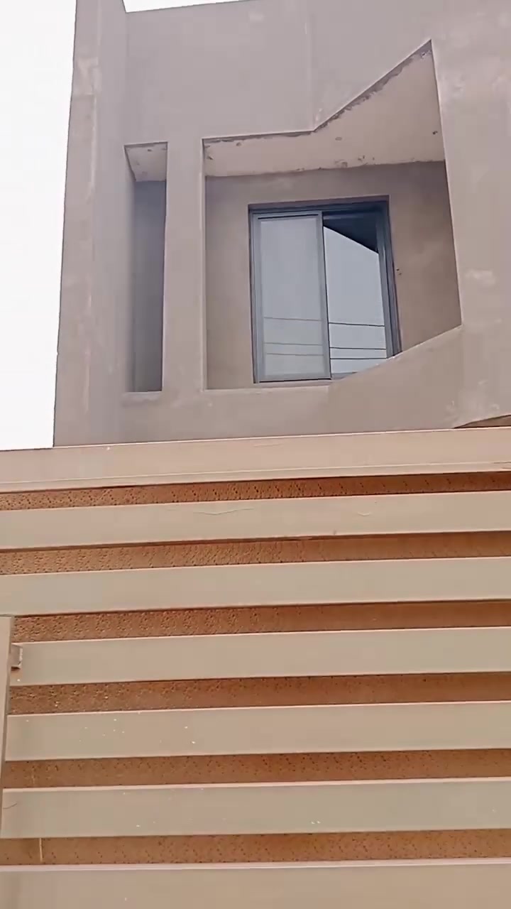 دار 200متر السكان الصناعي قرب مدرسه احمد يرسف بناء حديث
***********
