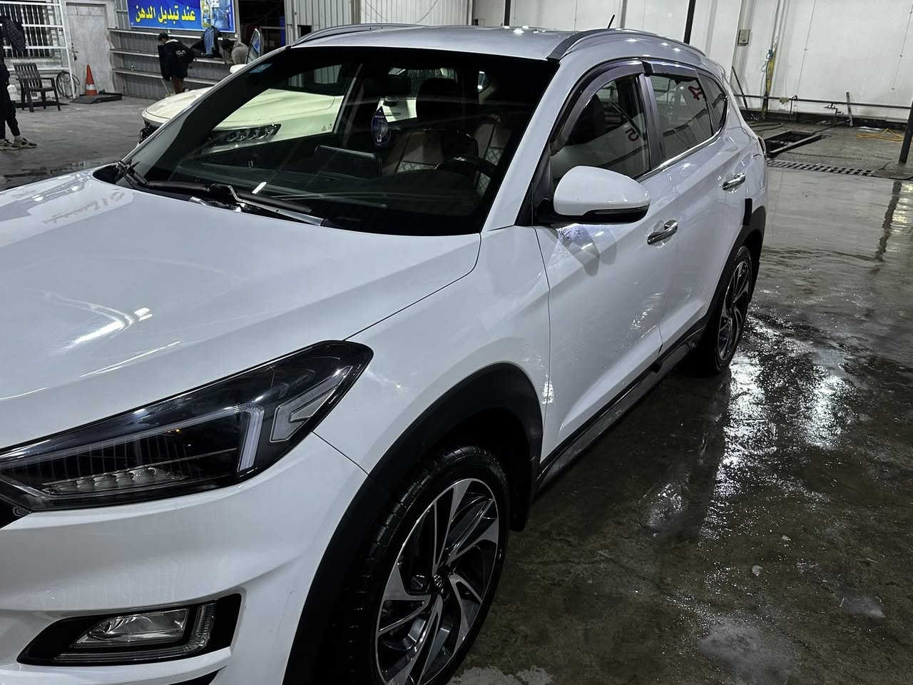 سلام عليكم توسان ٢٠١٩ ماشيه ٩٥ الف 
مواصفات كشنات ٢ كهرباء 
كشنات جلد
كامره امامي خلفي 
دشبول وبيبان صاج 
ويل الكبير سبير كبير 
٥ عدسات زنون 
شاشه كبيره وصور كلشي واضح سونار مرفق مع منشور ستعمال شخصي مال بيت 
مكان بغداد السعر ١٨٠ بيه مجال
رقم تلفون ***********
