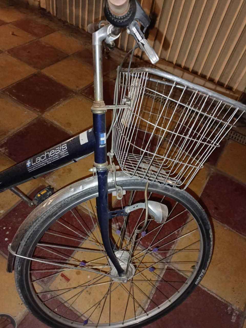 للبيع كل نقص مابي غير بس واير بريك والتاير الصوره بنجر


**إذا كنت صاحب هذا الإعلان وتريد حذفه لأي سبب، رجاءا أرسل رسالة إلى الدعم الفني**