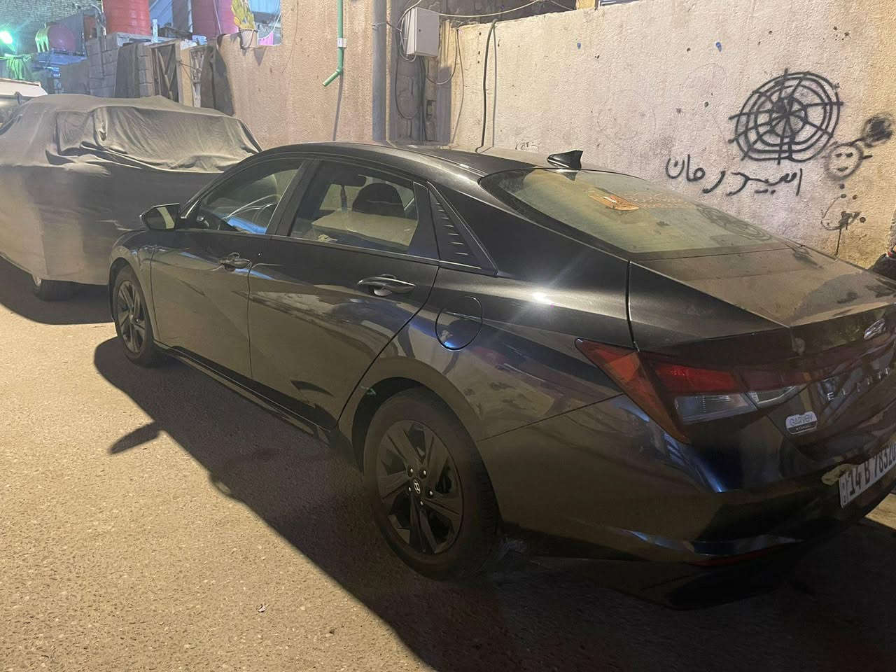 الانترا. وارد امريكي ٢٠٢٢ فقط بنيد ومصلح 
لا ايرباك ولا شواصي والباقي كلين تايتول 
سياره جاهزه ونضيفه. لونها نفطي او فيلي لامع 
صدفي مانثصها شي بس دسكات معوقين رقمً جديد والمعوق موجود بالبصره ببو الخصيب 
البصره الحيانيه. 
***********
قفلها ١٤٠ والوكاله عليه
