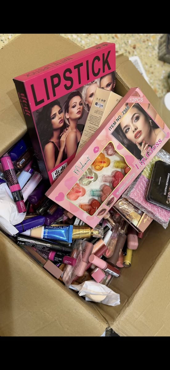 كارتون مكياج شلع بيها اكثر من 300 قطعه باليتات وكارتون عنايه💙 اليريدها خاص


**إذا كنت صاحب هذا الإعلان وتريد حذفه لأي سبب، رجاءا أرسل رسالة إلى الدعم الفني**