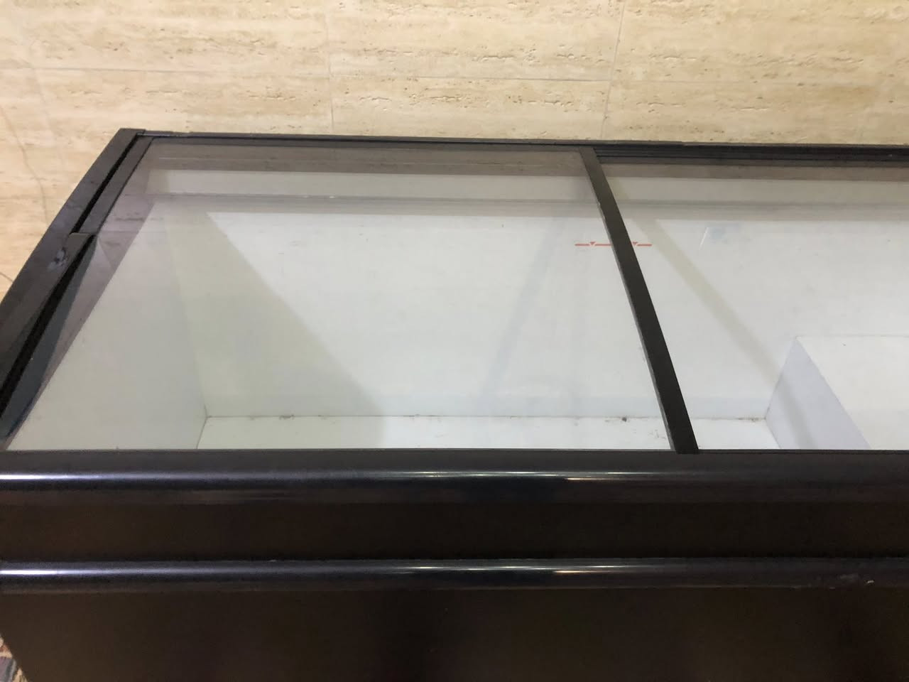 سلام عليكم عارضه مال لحوم طول ٢١٠  وعرض ٨٥
تركيه اصليه مستعمله ايام قليله موجوده اربع عارضات فقط وداخل العارضه نشره  الاستفسار *********** 
عنوان/بغداد المدائن سلمان باك
